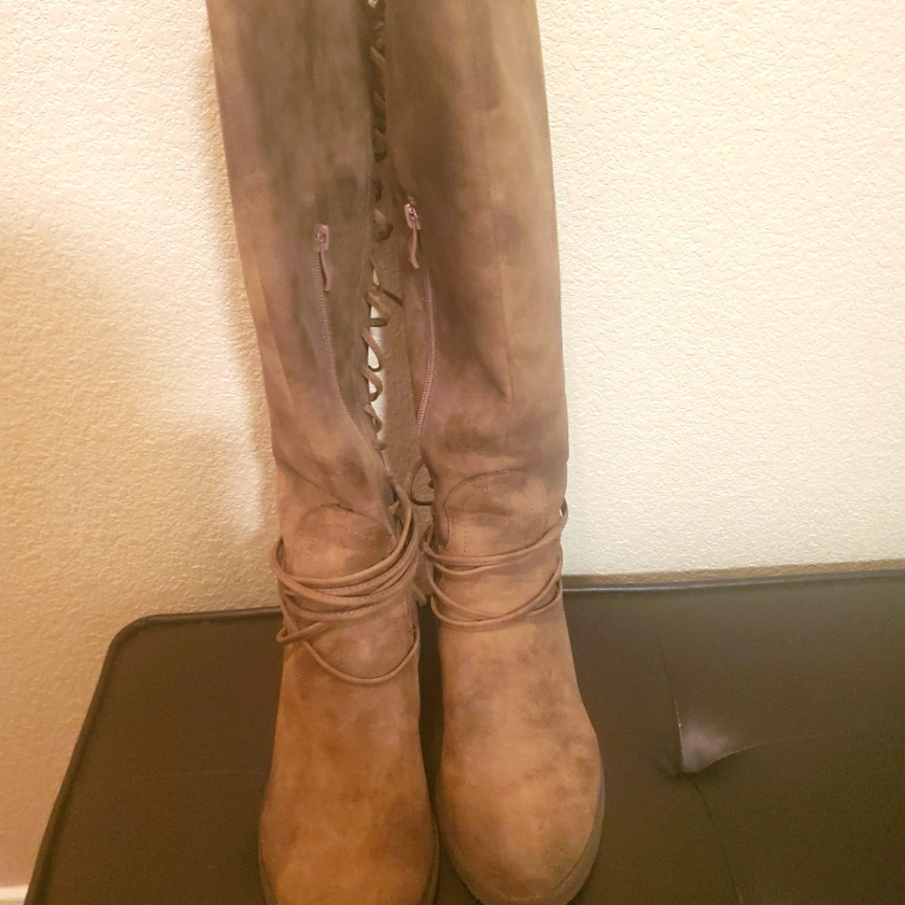 Women's boots size 7.5